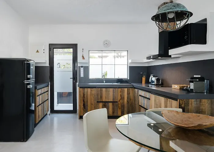 Villa Kamezi Boutique *